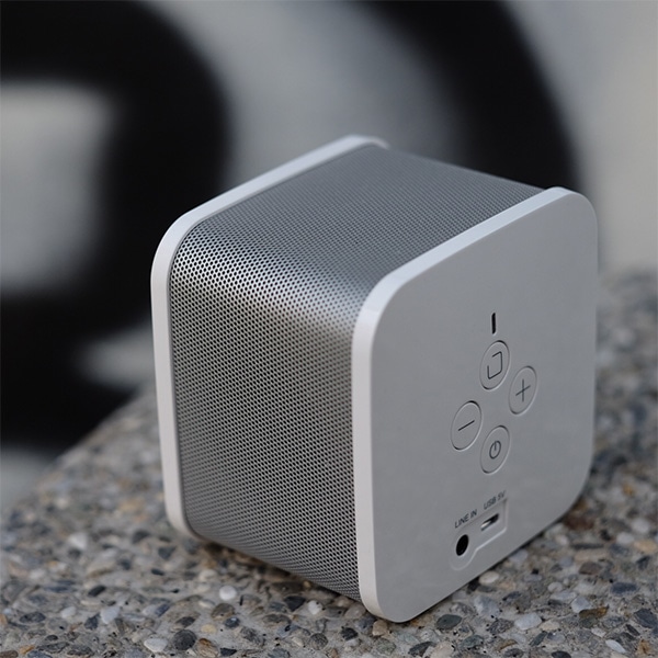 cear(シーイヤー)VRサウンド Bluetoothスピーカーpave(パヴェ)【CP-PAVE-1000-NW】