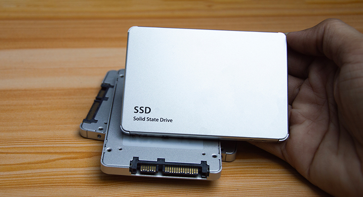 Thunderbolt4ΉSSDP[XŃp\R̃Xg[W𑝐݂悤Igp̒ӓ_́H