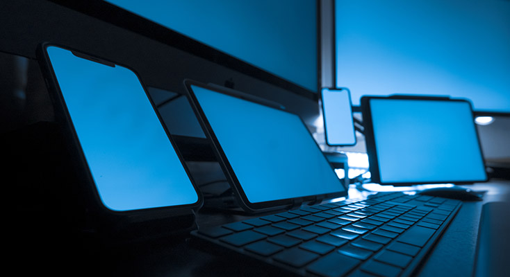 タブレットのサイズはどれくらい必要?選ぶ際に確認したいポイントを解説